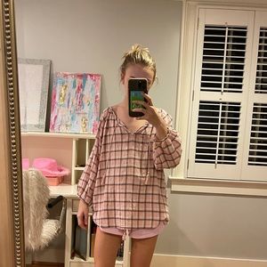 pink and brown squared blouse